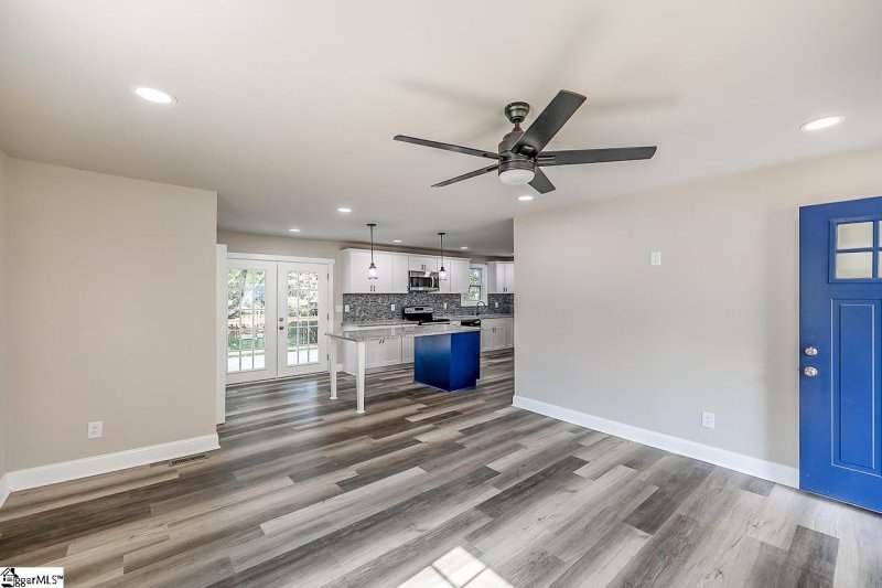 Property image 3 at 201 Blossom Drive, Greenville, SC 29605