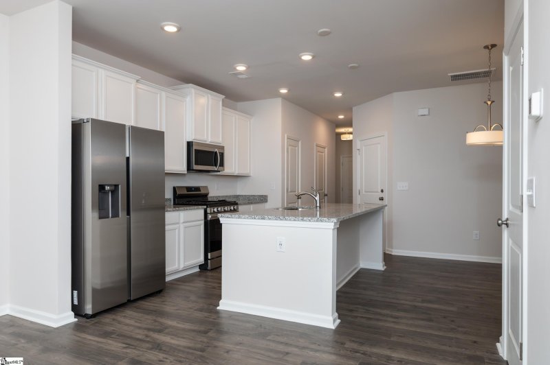 Property image 2 at 221 Norse Creek Drive, Greenville, SC 29607