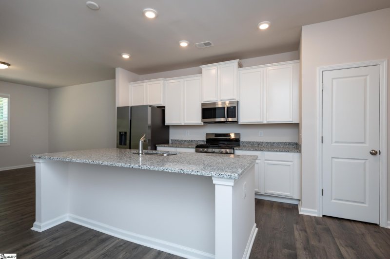 Property image 3 at 221 Norse Creek Drive, Greenville, SC 29607