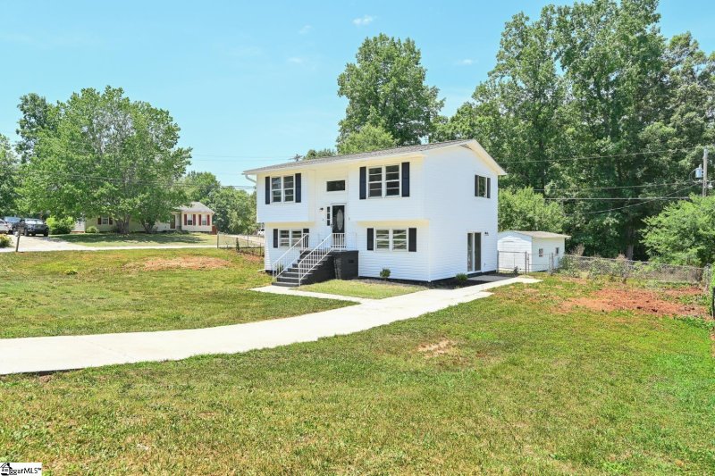 Property image 2 at 1 Barclay Drive, Travelers Rest, SC 29690