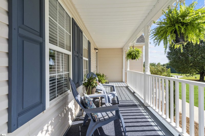 Property image 3 at 118 Saddlebrook Avenue, Pickens, SC 29671