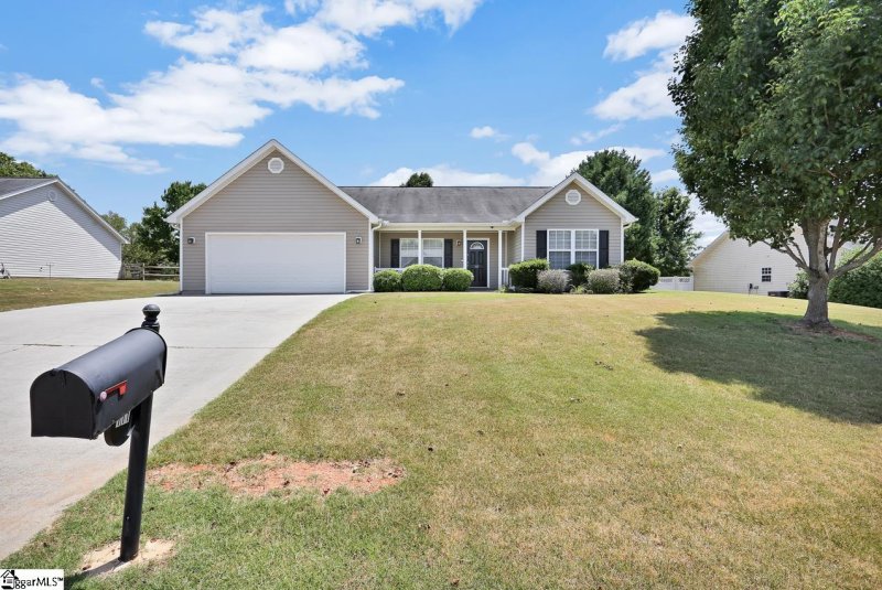 Property image 2 at 111 Baltic Avenue, Anderson, SC 29621