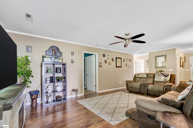 Property image 4 at 313 Kingsman Lane, Easley, SC 29642-8044