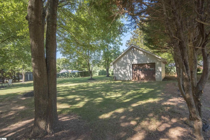 Property image 5 at 102 Pine Wood Drive, Greenville, SC 29607