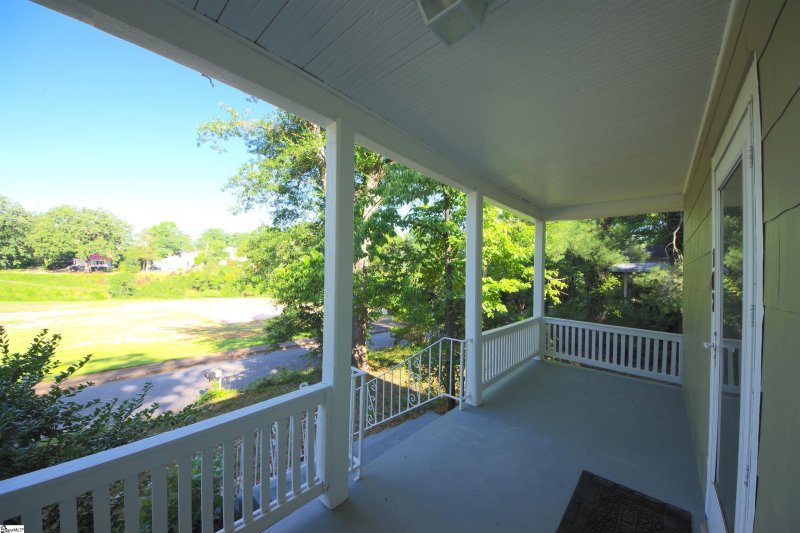 Property image 5 at 102 Shady Oaks Street, Easley, SC 29640