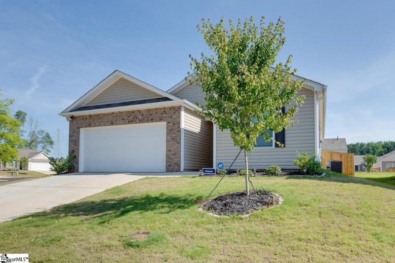 Property image 2 at 210 Sweetgrass Lane, Piedmont, SC 29673