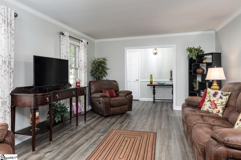 Property image 2 at 4 LEACROFT Drive, Greenville, SC 29615