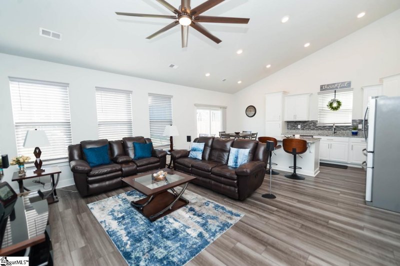 Property image 2 at 172 Foxbank Circle, Greer, SC 29651