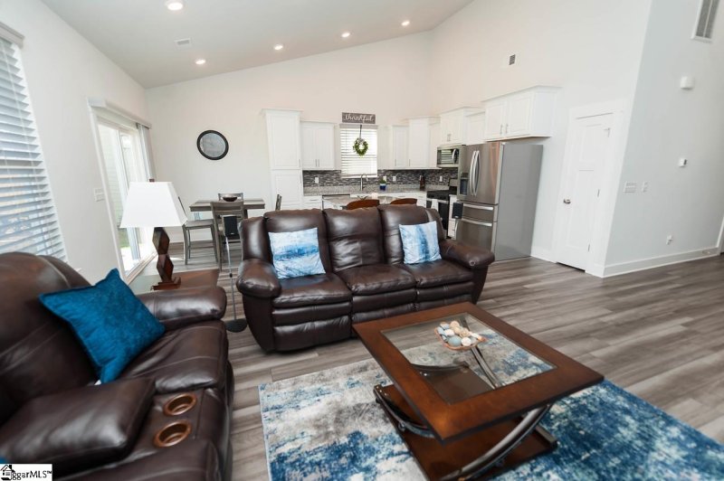 Property image 5 at 172 Foxbank Circle, Greer, SC 29651