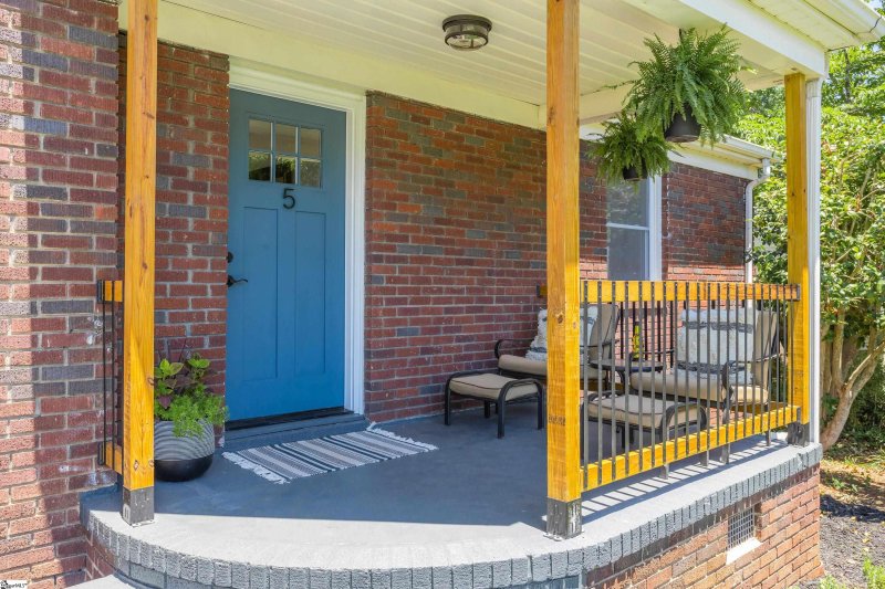 Property image 2 at 5 Bradley Boulevard, Greenville, SC 29609