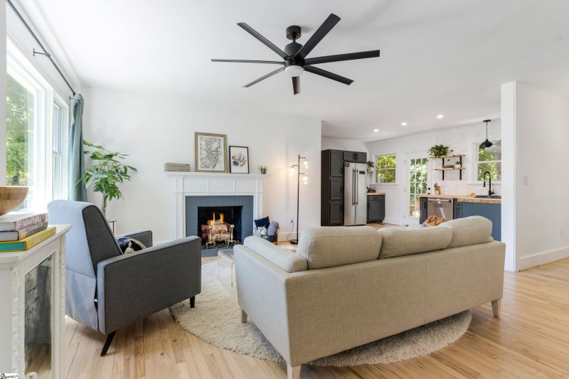 Property image 3 at 5 Bradley Boulevard, Greenville, SC 29609