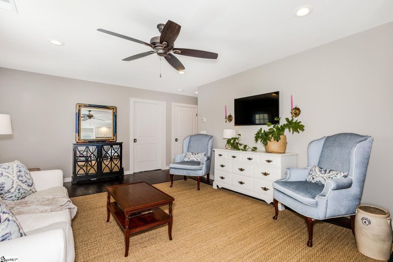 Property image 5 at 100 Old Augusta Road, Greenville, SC 29605