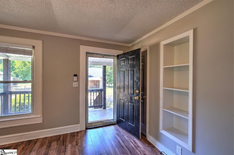 Property image 3 at 12 Hatch Street, Greenville, SC 29611