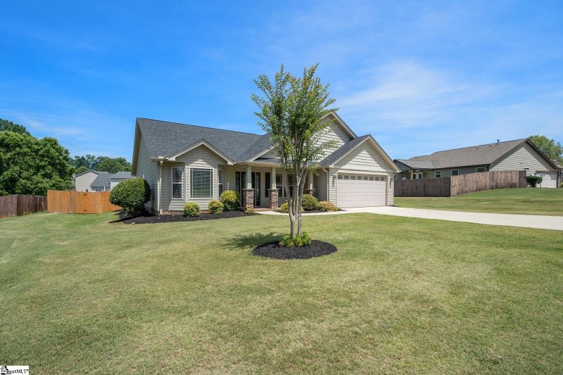 Property image 2 at 4 Burl Hollow Lane, Greer, SC 29651