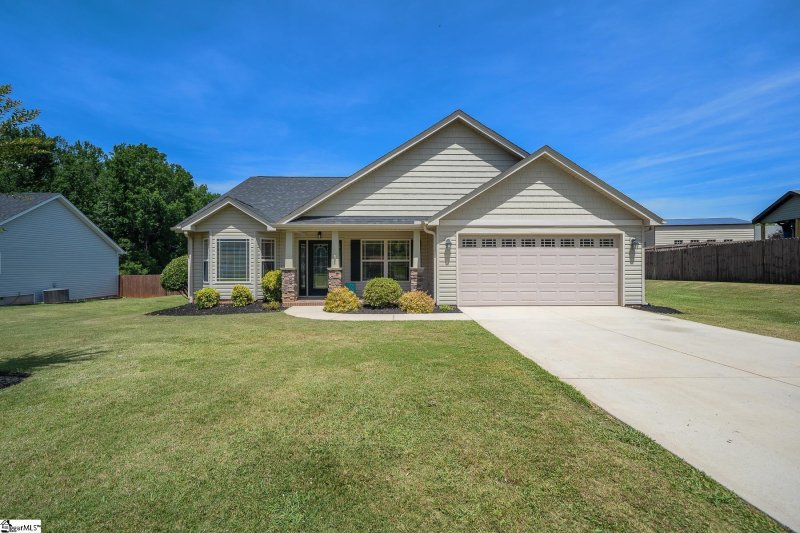 Property image 3 at 4 Burl Hollow Lane, Greer, SC 29651