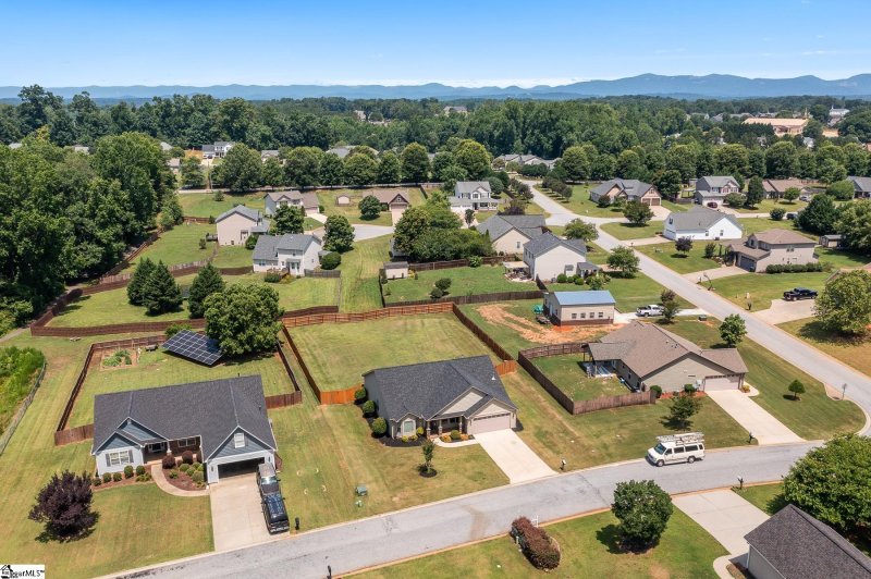 Property image 4 at 4 Burl Hollow Lane, Greer, SC 29651