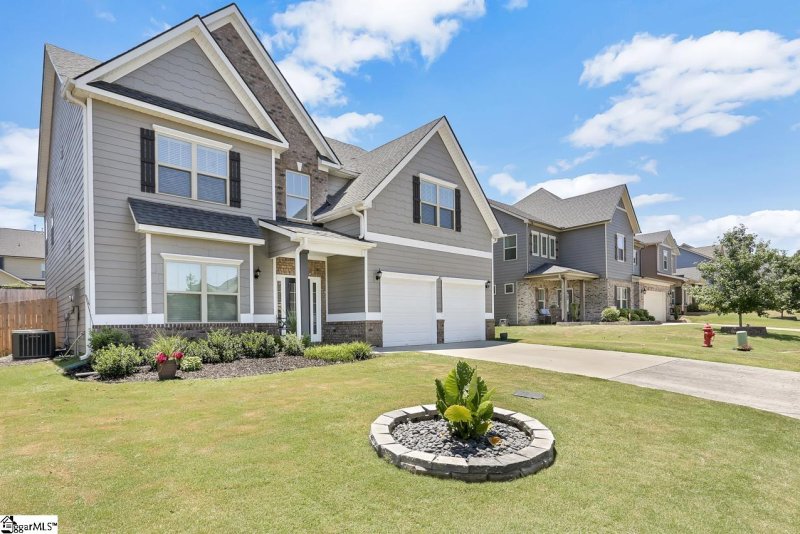 Property image 3 at 525 Grandon Road, Greer, SC 29651