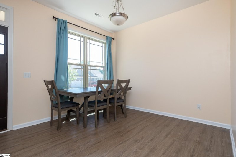 Property image 3 at 140 Bur Oak Drive, Taylors, SC 29687