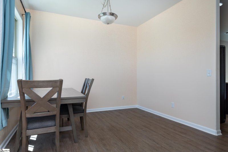 Property image 4 at 140 Bur Oak Drive, Taylors, SC 29687