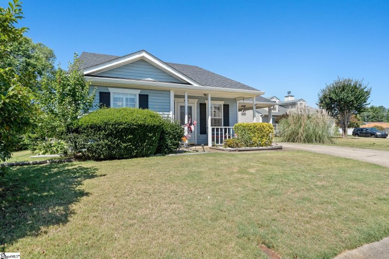 Property image 3 at 405 Sante Fe Road, Moore, SC 29369