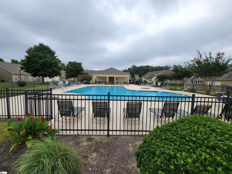 Property image 4 at 113 Ashgrove Lane, Greenville, SC 29607