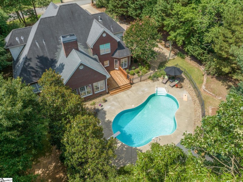 Property image 2 at 208 Claiborne Court, Spartanburg, SC 29301