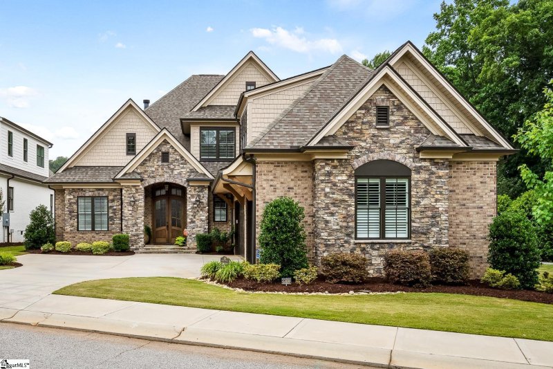 Property image 2 at 105 Chestnut Pond Lane, Simpsonville, SC 29681