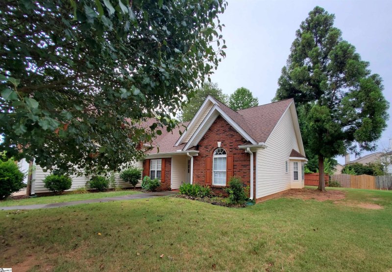 Property image 3 at 212 Windsong Way, Moore, SC 29369
