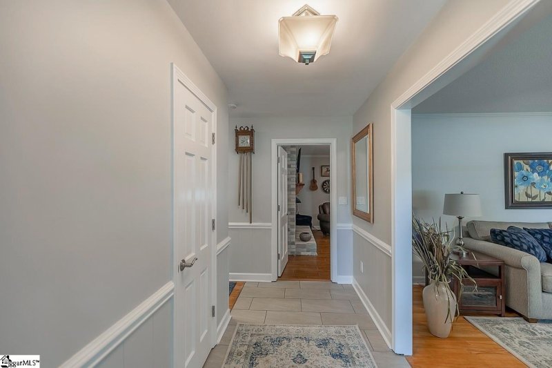 Property image 3 at 105 Elmhurst Road, Greenville, SC 29611