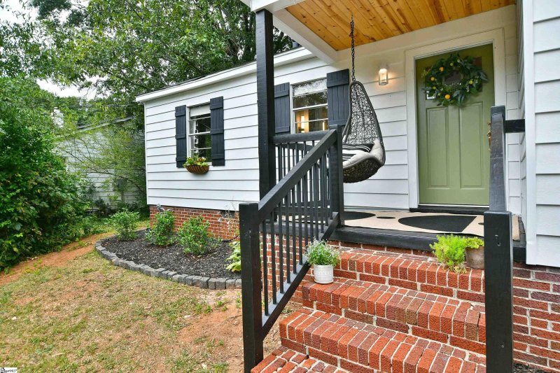 Property image 2 at 312 Ridgecrest Drive, Greenville, SC 29609