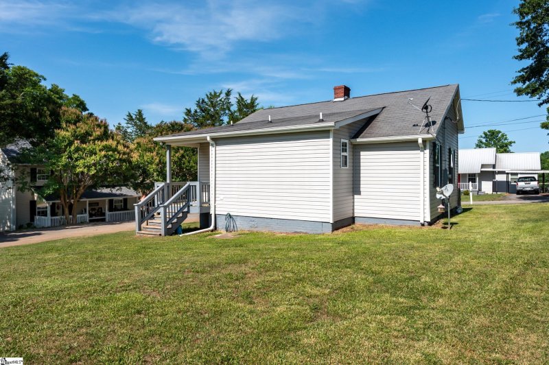 Property image 3 at 317 W. Beattie Street, Liberty, SC 29657-141