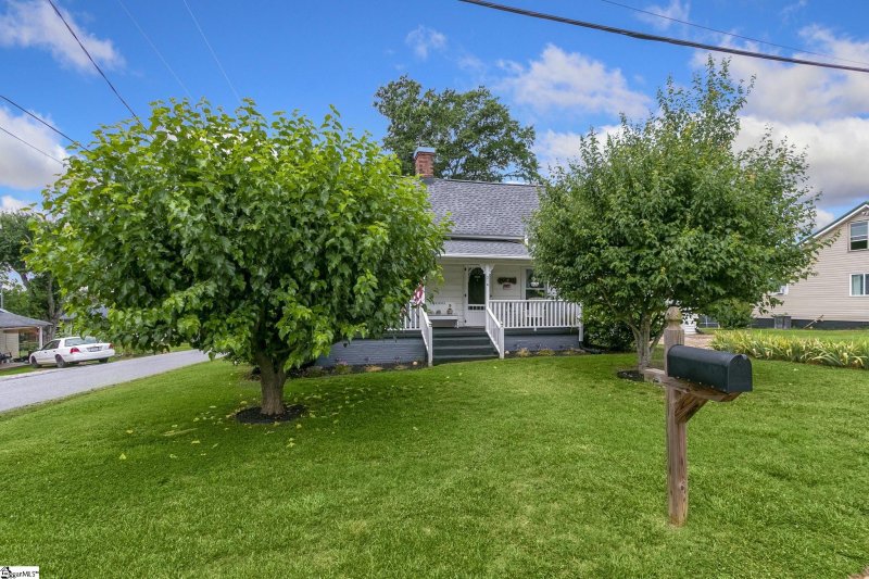 Property image 2 at 216 S 8th Street, Easley, SC 29640