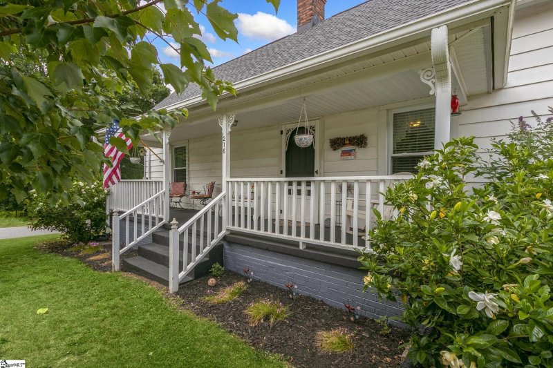 Property image 3 at 216 S 8th Street, Easley, SC 29640