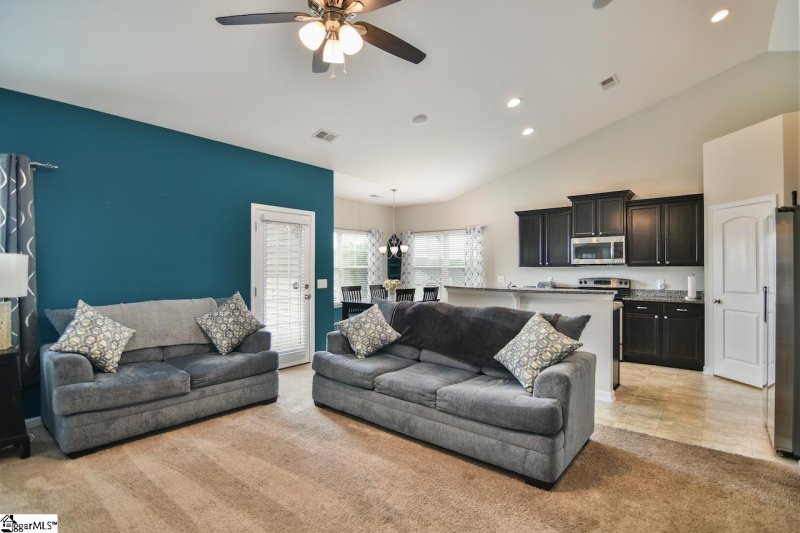 Property image 4 at 42 Remus Way, Simpsonville, SC 29681