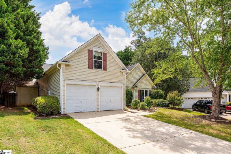 Property image 2 at 9 Hunterdon Court, Simpsonville, SC 29680