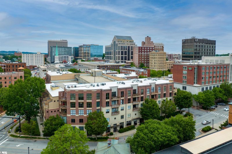 224 S Laurens Street