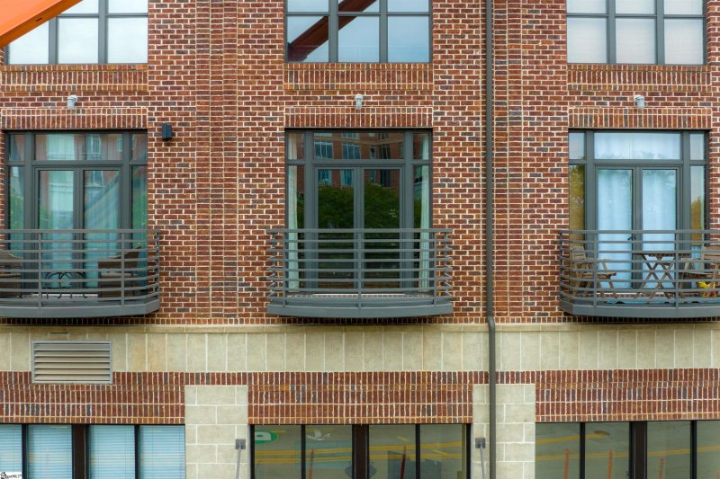 Property image 2 at 224 S Laurens Street, Greenville, SC 29601