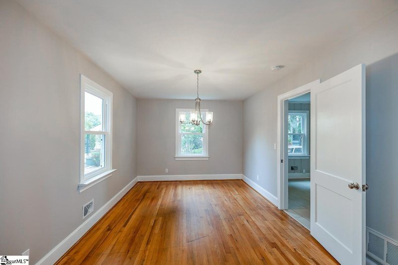 Property image 5 at 2 Monaghan Avenue, Greenville, SC 29617-3319