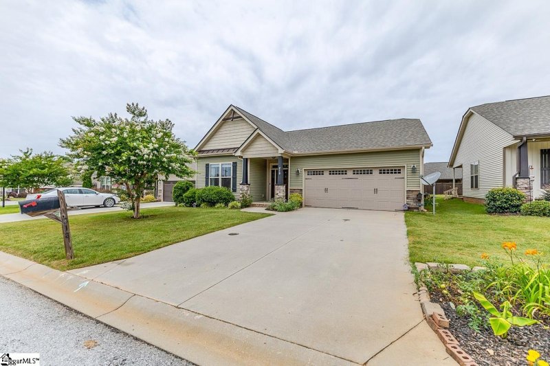 Property image 2 at 218 Downs Road, Greenville, SC 29617