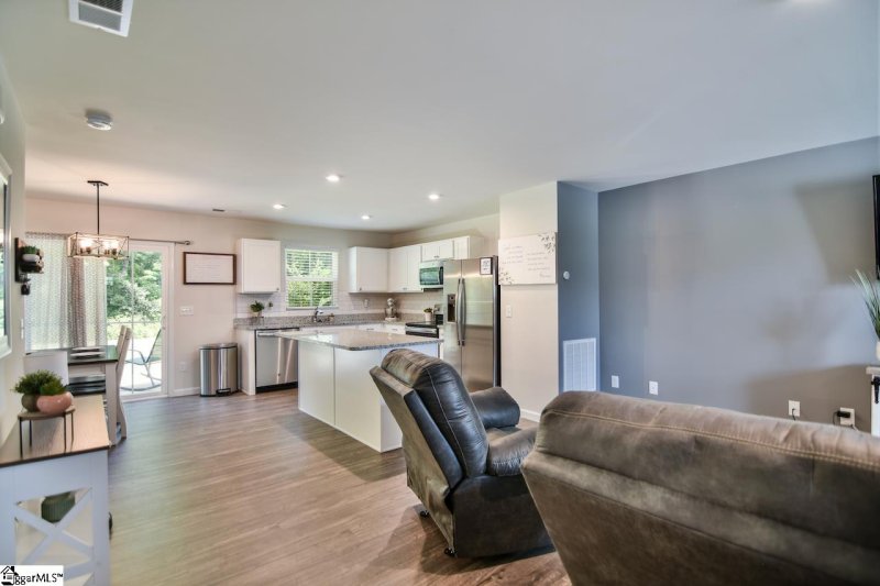 Property image 3 at 205 Portchester Lane, Greenville, SC 29605