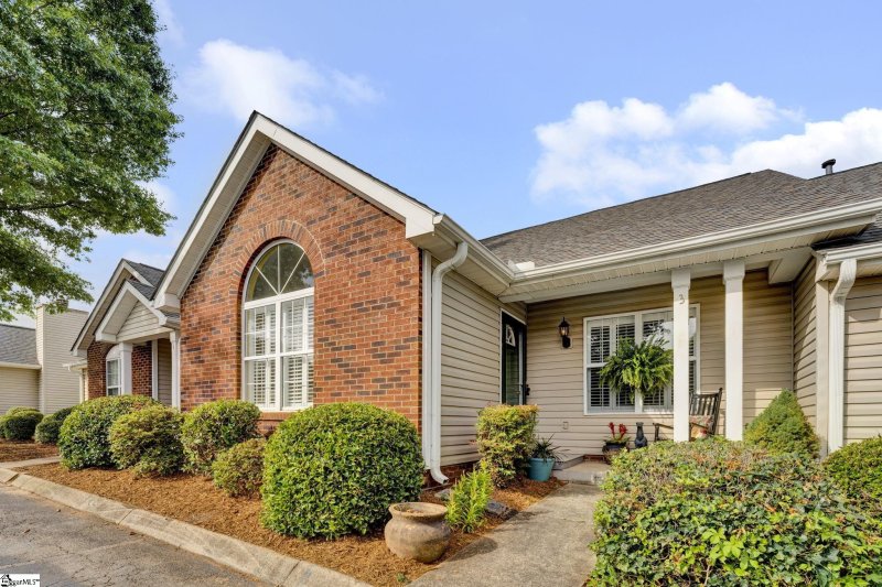 Property image 2 at 3 Riverside Towne Circle, Greer, SC 29650