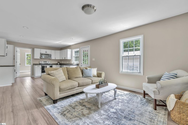 Property image 2 at 39 E 7th Street, Greenville, SC 29611