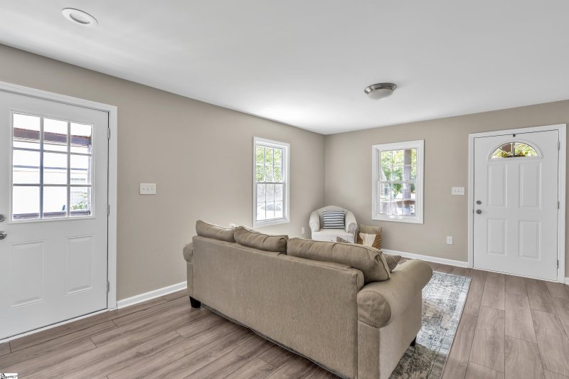 Property image 3 at 39 E 7th Street, Greenville, SC 29611