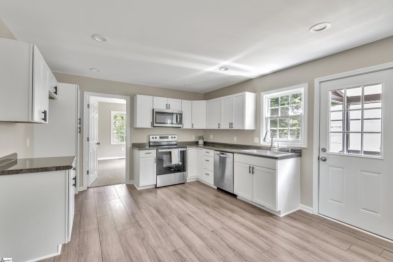 Property image 4 at 39 E 7th Street, Greenville, SC 29611