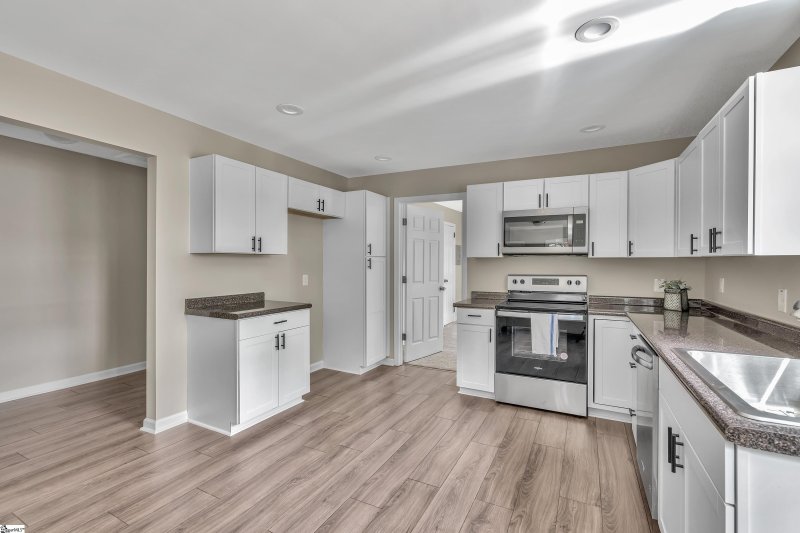 Property image 5 at 39 E 7th Street, Greenville, SC 29611