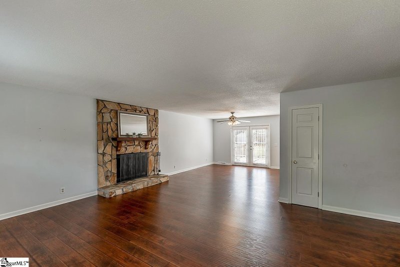 Property image 3 at 105 Blakely Drive, Mauldin, SC 29662