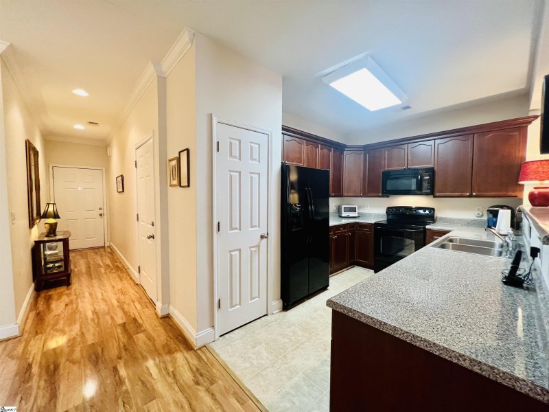 Property image 2 at 131 Trailside Lane, Greenville, SC 29607