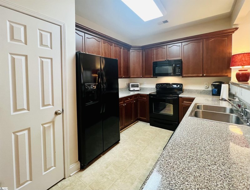 Property image 5 at 131 Trailside Lane, Greenville, SC 29607