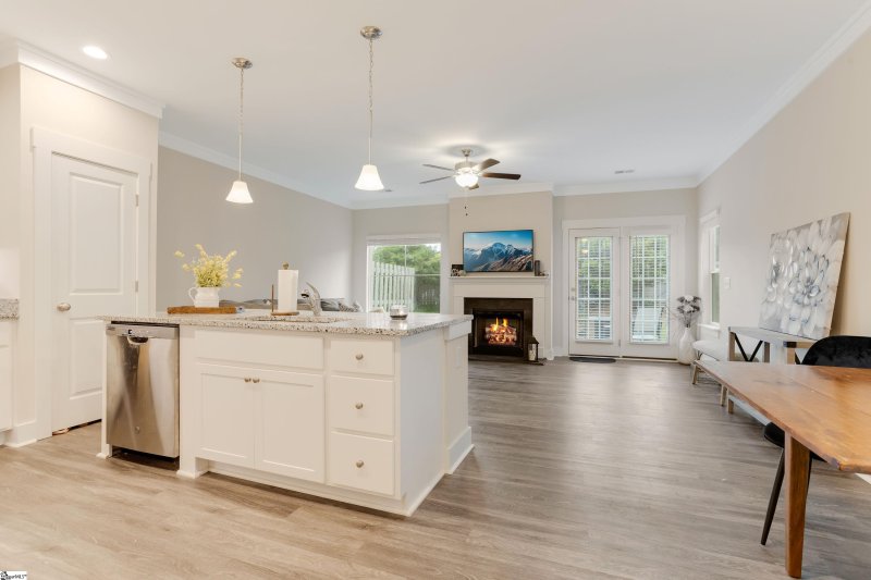 Property image 4 at 100 Bluet Lane, Taylors, SC 29687