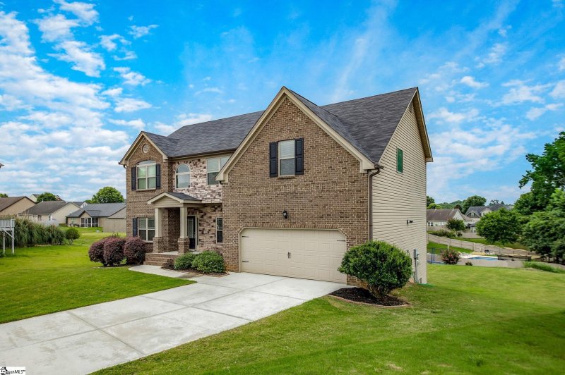 Property image 2 at 529 W Holloway Drive, Woodruff, SC 29388